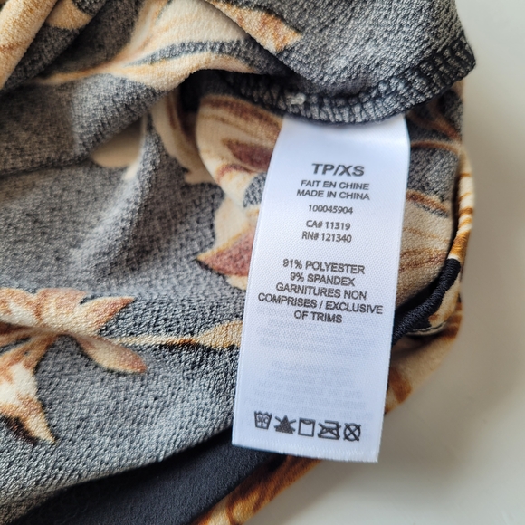 Dynamite V-neck Ruched Black & Gold Mini Dress - Size XS NWT - Picture 10 of 14